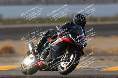 media/Dec-18-2022-SoCal Trackdays (Sun) [[8099a50955]]/Turn 14 (940am)/